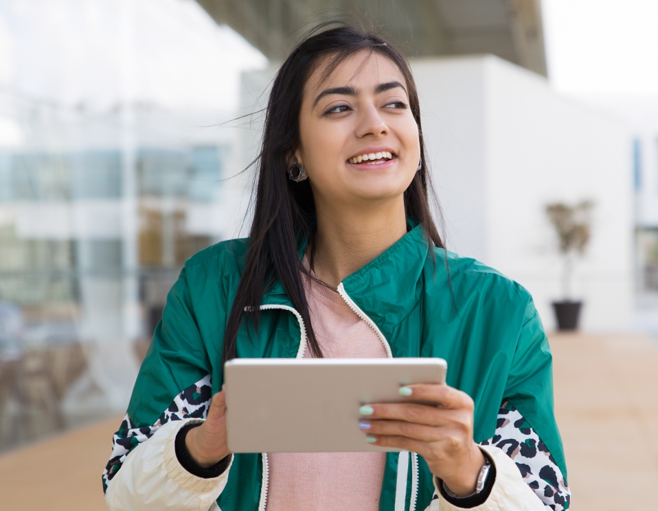 9 Factors to Consider Before Enrolling in an Online MCA