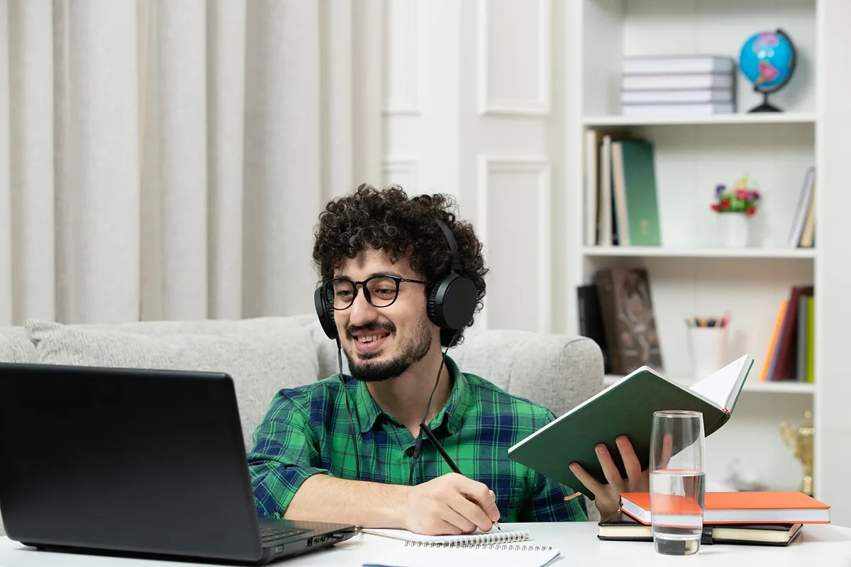 A Complete Guide To Online Diploma Courses And Their Benefits