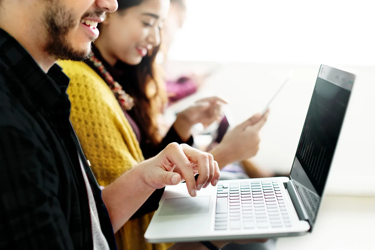 What Are the Biggest Benefits of Online Learning for Students and Professionals?