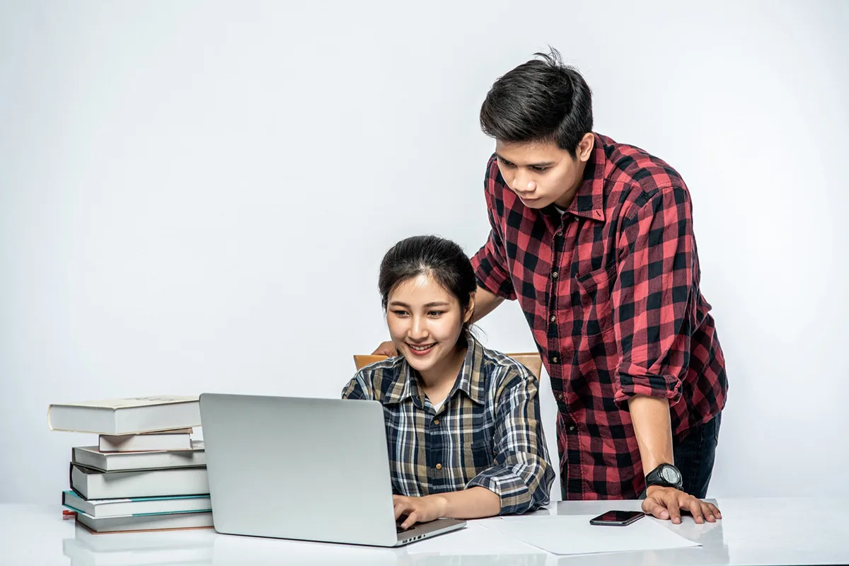 online vs traditional education which option offers better career outcomes in 2026