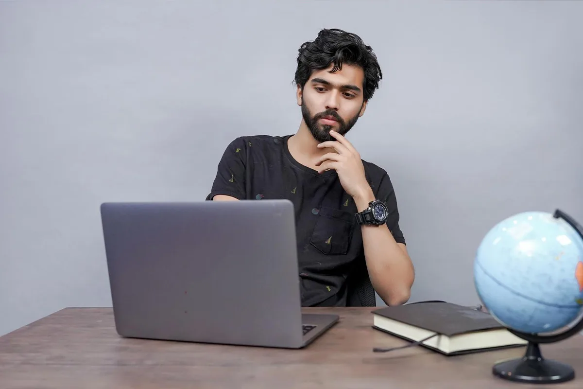 Is an Online BBA Better Than a Regular BBA for Your Career?