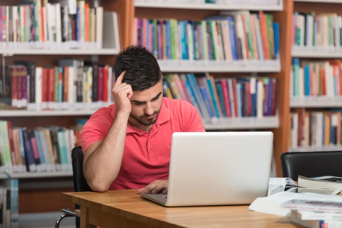 The Biggest Mistakes Students Make While Selecting an Online University